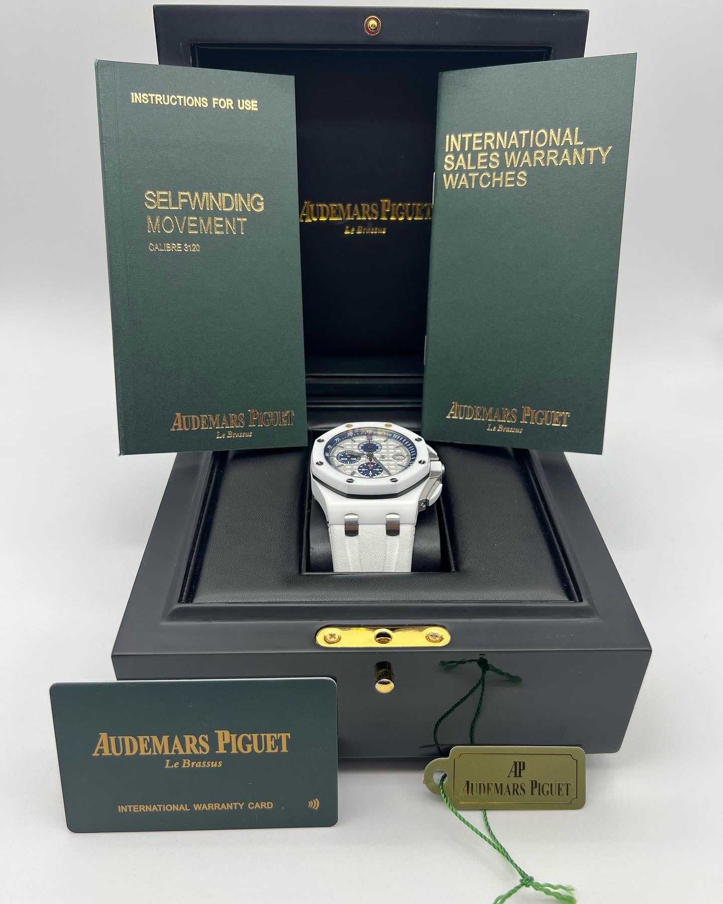 AP Royal Oak Offshore White Ceramic